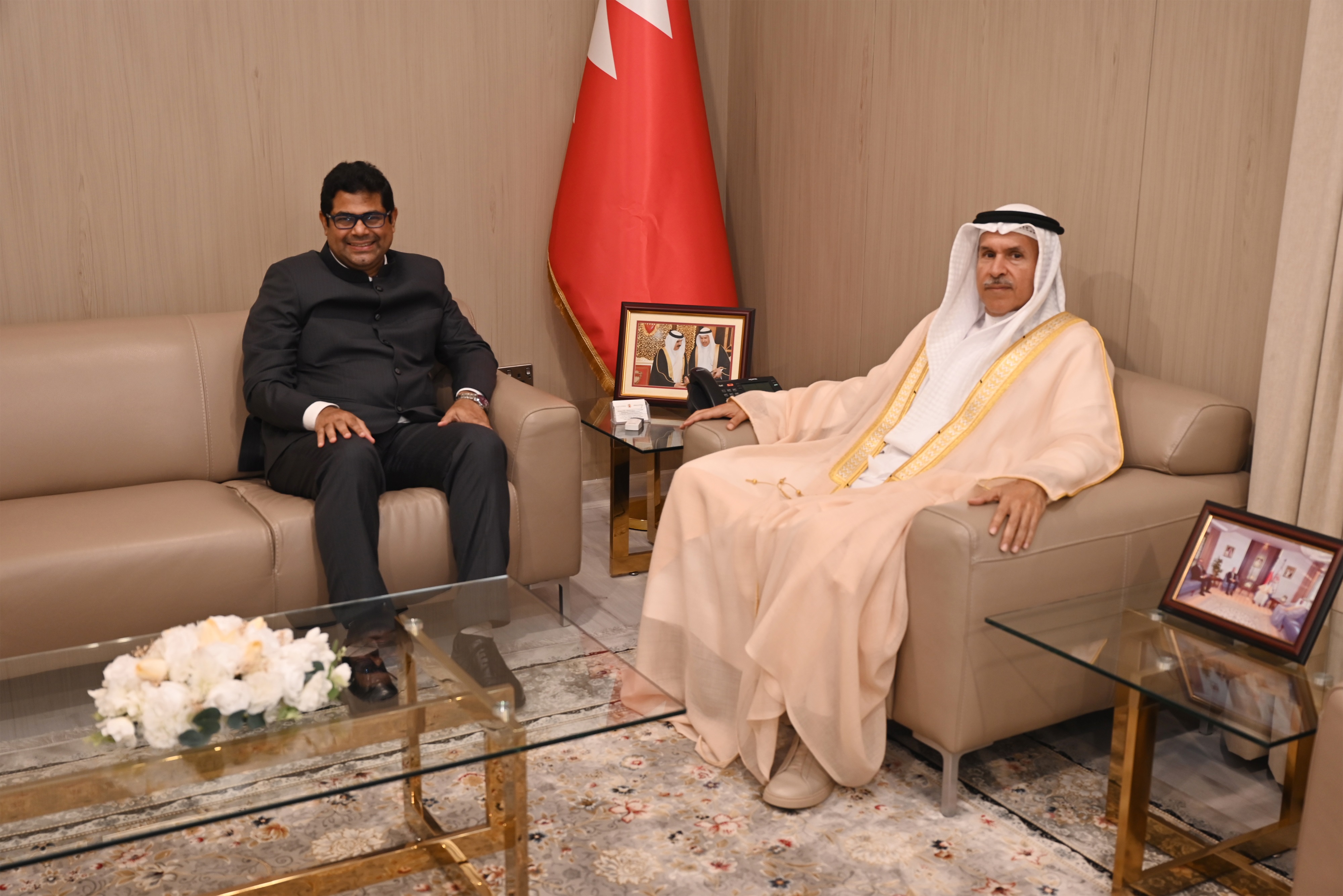 وكيل وزارة الداخلية لشئون الجنسية والجوازات والإقامة يستقبل سفير جمهورية الهند لدى مملكة البحرين<